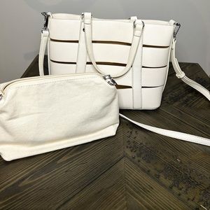 Light beige purse with insert